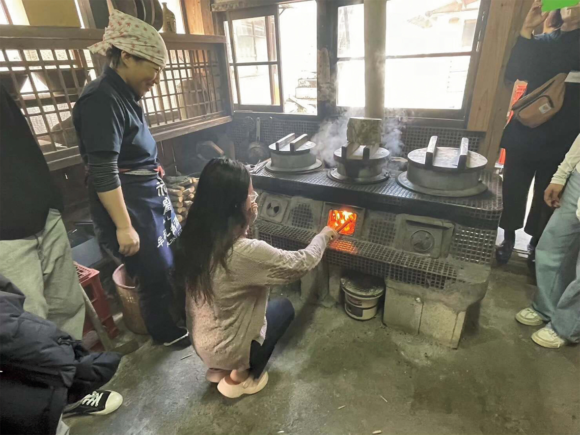 牟礼鶴酒造合資会社 3ptの様子